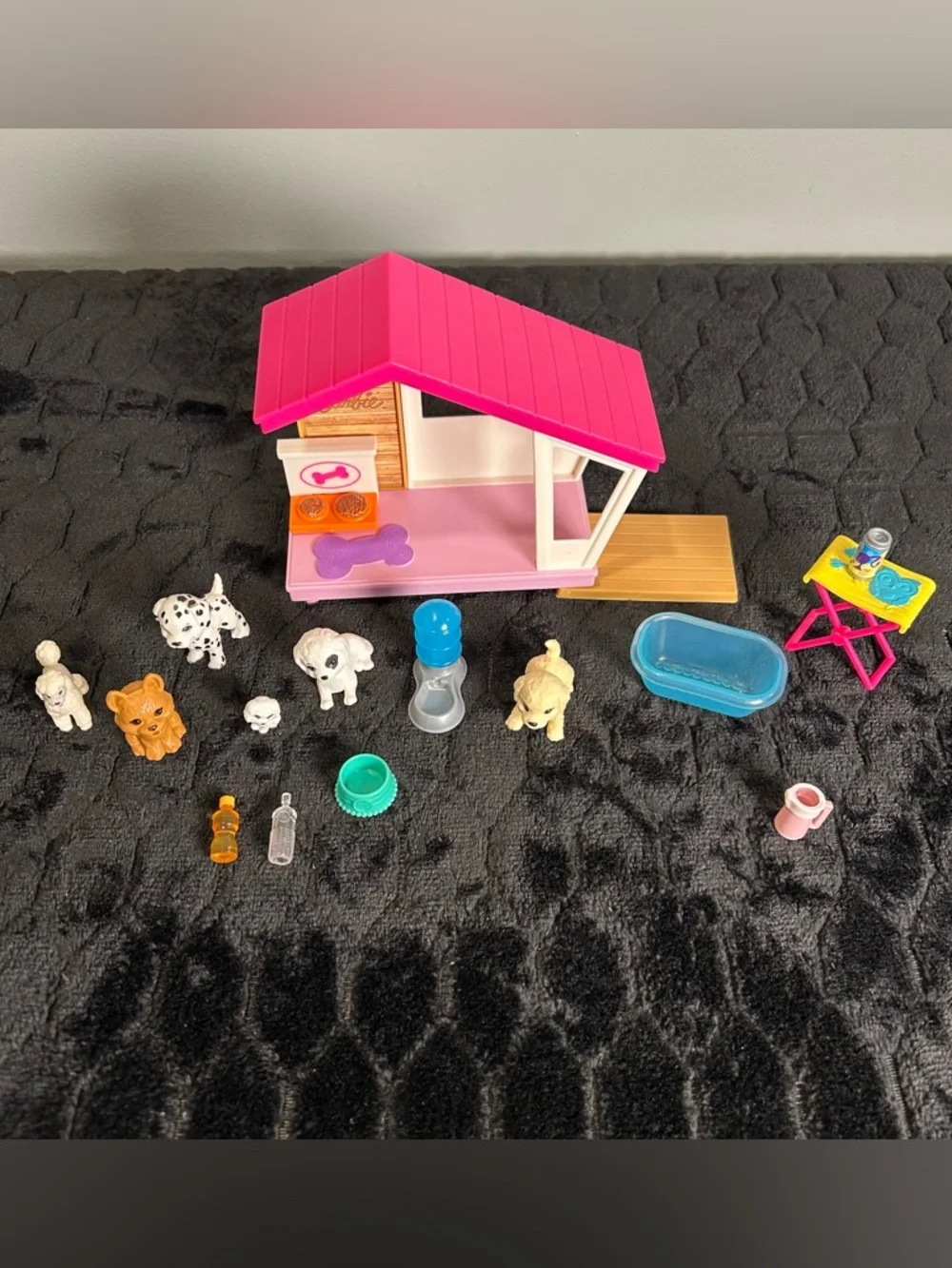 Barbie Doghouse Dogs and Accessories Bundle - Picture 4 of 14